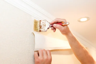 Pose de papier peint à la Chapelle-au-Moine — revêtements muraux et toiles de verre
